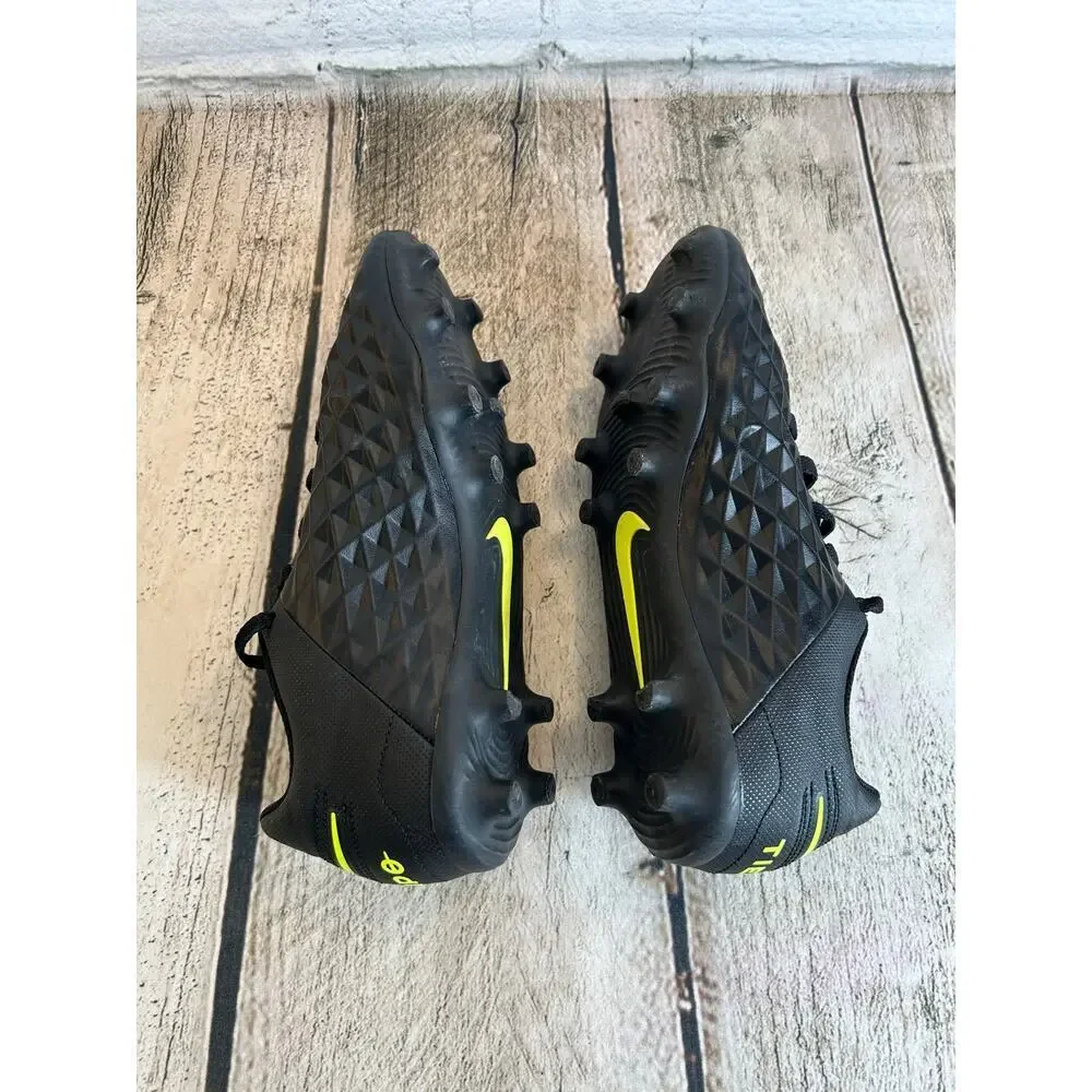 NIKE Kids Unisex Tiempo Legend 8 Football/Soccer Cleats / Size: 3Y